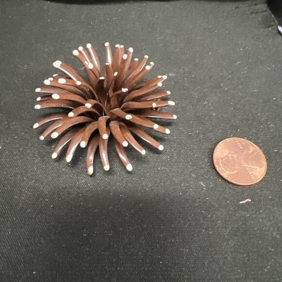 Vintage Brown Enamel Metal 3D 2" Sea Urchin Flower or Firework Brooch Pin - Picture 3 of 6